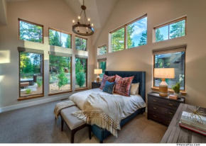 NEW 4BD Residence in the Signature Home Collection at Old Grenwood!